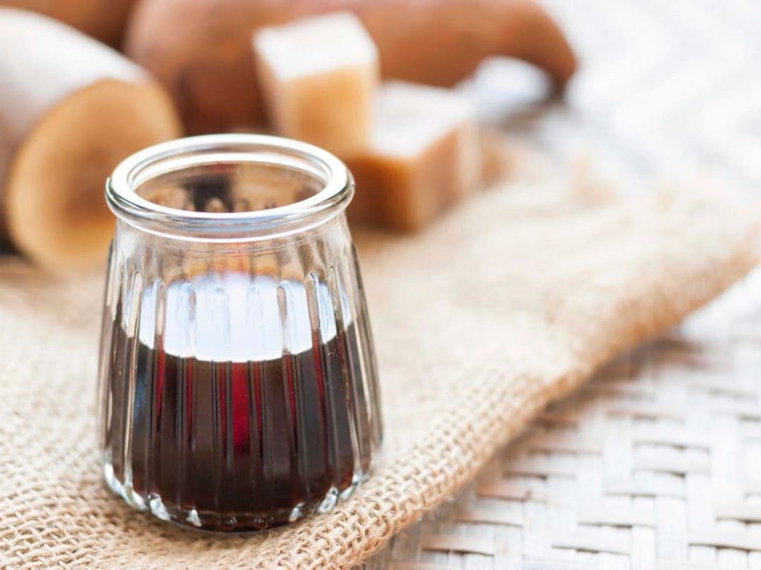 Endulzantes naturales. Jarabe de Yacón como sustituto del azúcar refinado.